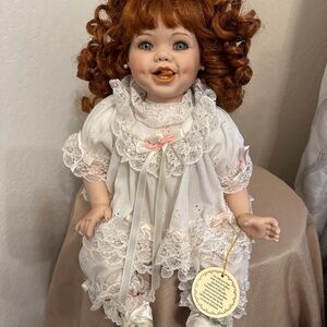 🎀 The Duck House Heirloom "Vanessa" porcelain doll 🎀